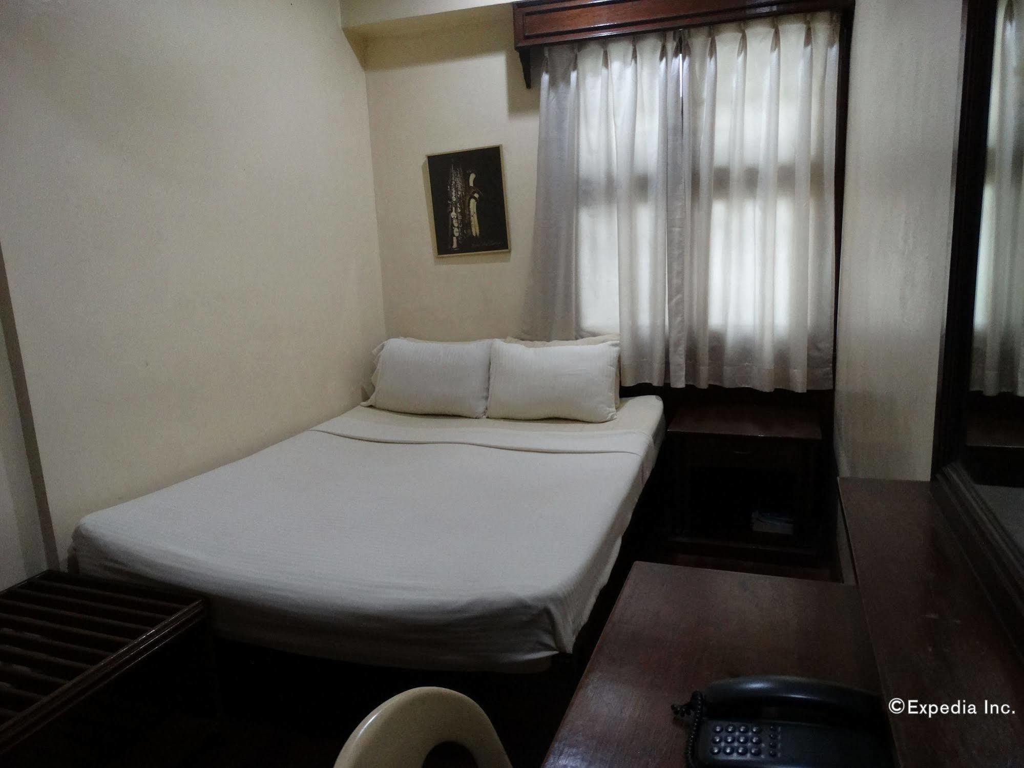 Malate Pensionne Manila Exteriér fotografie